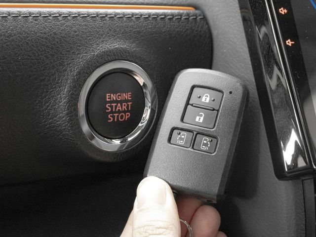 七人座！2022年 TOYOTA豐田 SIENTA 灰 1.8／I-KEY.定速.車偏.盲點.雙電滑.倒車顯影  第6張相片