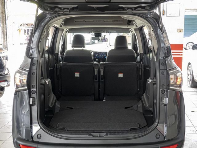 七人座！2022年 TOYOTA豐田 SIENTA 灰 1.8／I-KEY.定速.車偏.盲點.雙電滑.倒車顯影  第20張相片