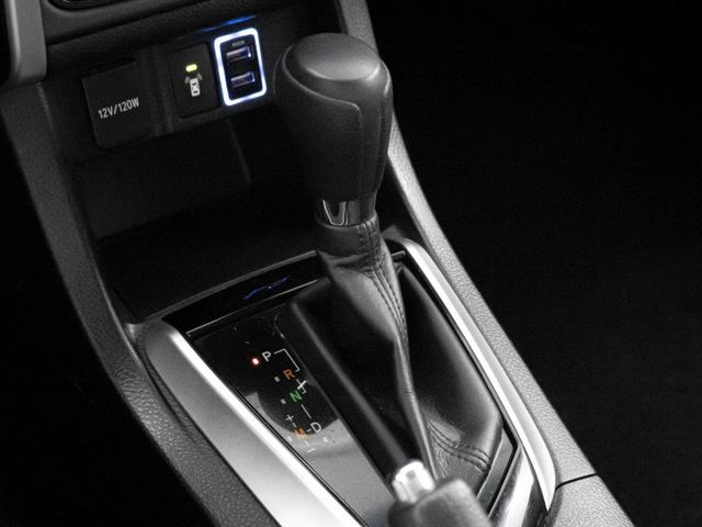 2018年 TOYOTA豐田 Altis 銀 1.8／I-KEY.定速.倒車顯影.導航.恆溫  第14張相片