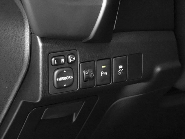 2018年 TOYOTA豐田 Altis 銀 1.8／I-KEY.定速.倒車顯影.導航.恆溫  第16張相片