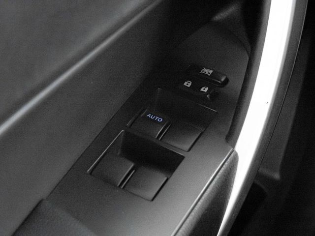 2018年 TOYOTA豐田 Altis 銀 1.8／I-KEY.定速.倒車顯影.導航.恆溫  第17張相片