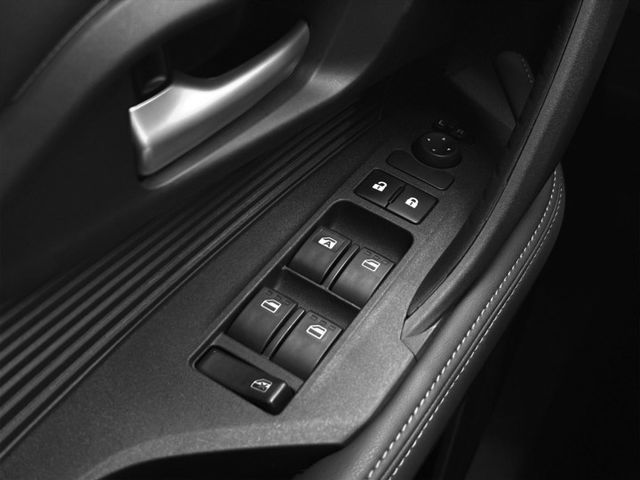 2025年 TOYOTA豐田 YARIS CROSS 白 1.5／I-KEY.ACC.車偏.環景.CarPlay  第17張相片