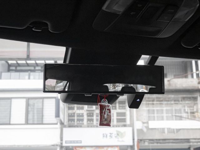 2025年 TOYOTA豐田 YARIS CROSS 白 1.5／I-KEY.ACC.車偏.環景.CarPlay  第18張相片