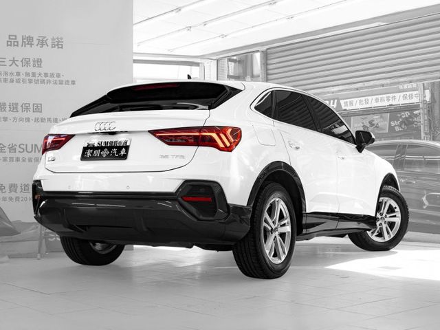 油電休旅！2020年 AUDI奧迪 Q3 Sportback 白 1.5／I-KEY.ACC.車偏.盲點.電尾  第2張相片