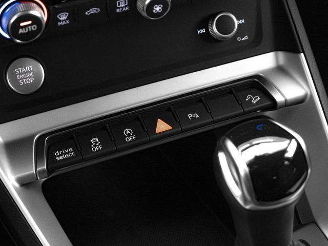 油電休旅！2020年 AUDI奧迪 Q3 Sportback 白 1.5／I-KEY.ACC.車偏.盲點.電尾  第13張相片