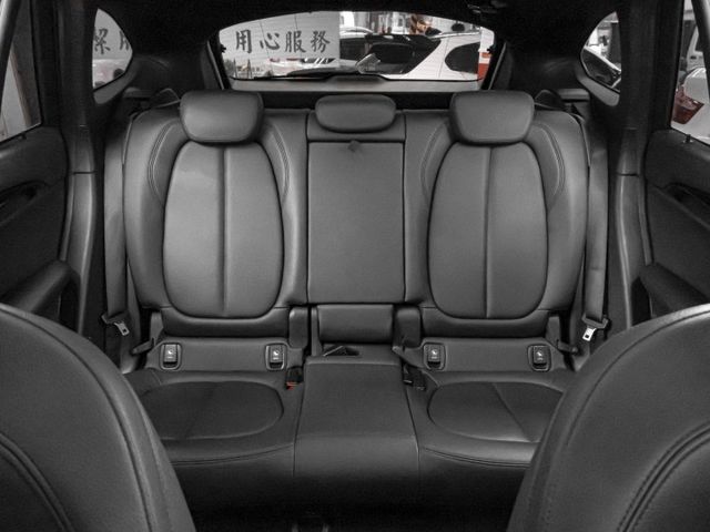 2017年 BMW寶馬 X1 xDrive18d 白 2.0／全景天窗.I-KEY.定速.車偏.電動椅  第10張相片