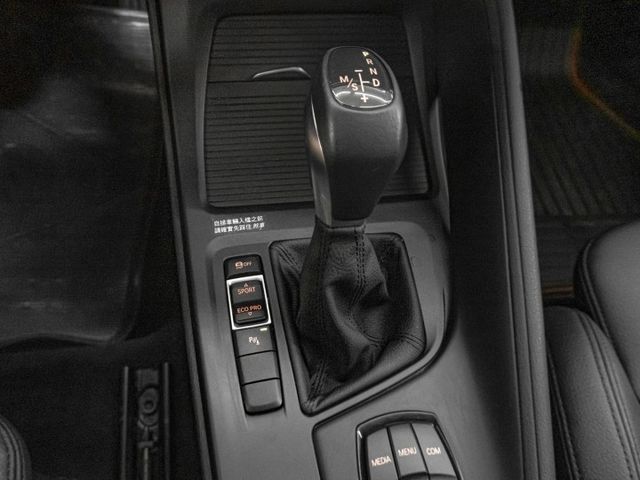 2017年 BMW寶馬 X1 xDrive18d 白 2.0／全景天窗.I-KEY.定速.車偏.電動椅  第14張相片