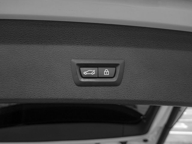 2017年 BMW寶馬 X1 xDrive18d 白 2.0／全景天窗.I-KEY.定速.車偏.電動椅  第19張相片