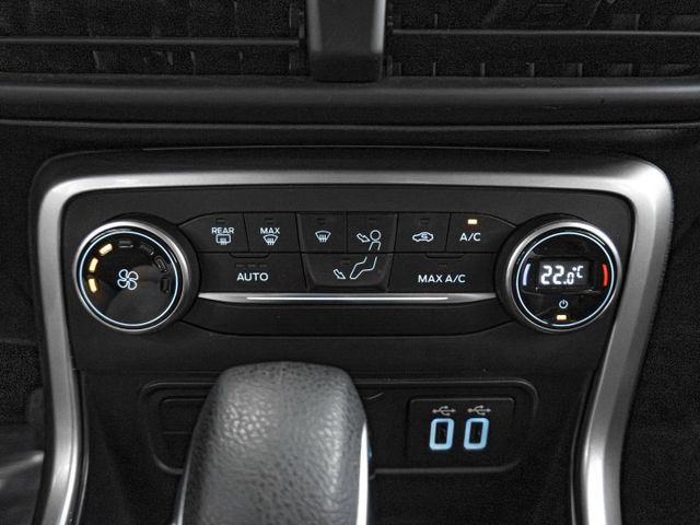旗艦型！2018年 FORD福特 ECOSPORT 白 1.0／I-KEY.定速.循跡防滑.恆溫.CarPlay  第12張相片