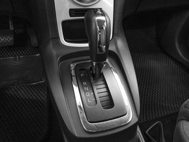 2013年 FORD福特 FIESTA 藍白 1.6／倒車雷達.手動空調.ABS.SRS  第14張相片