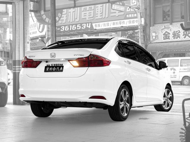 頂級版！2017年 HONDA本田 City 1.5 白／定速.導航.倒車顯影.恆溫  第2張相片