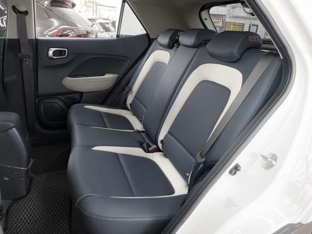 原廠保固！2024年 HYUNDAI現代 VENUE 白 1.6／I-KEY.ACC.盲點.車偏.環景.CarPlay  第9張相片