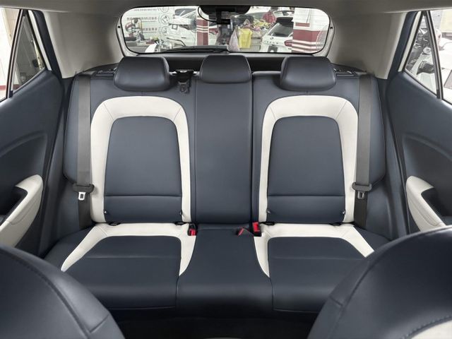 原廠保固！2024年 HYUNDAI現代 VENUE 白 1.6／I-KEY.ACC.盲點.車偏.環景.CarPlay  第10張相片