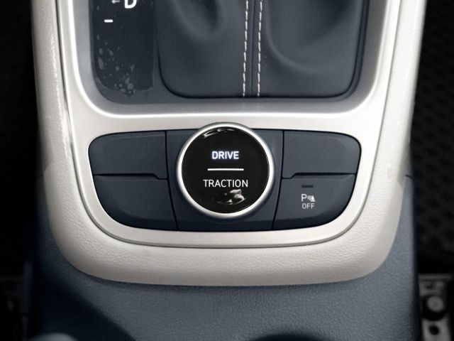 原廠保固！2024年 HYUNDAI現代 VENUE 白 1.6／I-KEY.ACC.盲點.車偏.環景.CarPlay  第14張相片