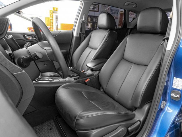 原廠保養！2016年 NISSAN日產 TIIDA 藍 1.6／I-KEY.定速.環景.雙區恆溫.CarPlay  第8張相片