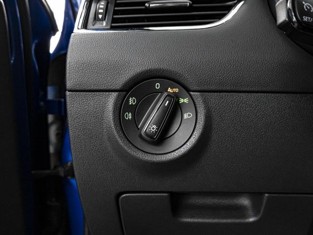 RS版！2016年型 SKODA斯柯達 OCTAVIA 藍 2.0／定速.快撥.循跡防滑.雙區恆溫.CarPlay  第14張相片