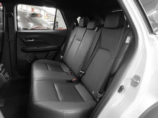2025年 TOYOTA豐田 YARIS CROSS 白 1.5／I-KEY.ACC.車偏.環景.CarPlay  第9張相片