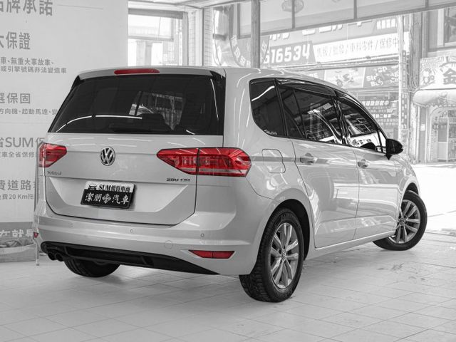 七人座！2016年型 VW福斯 TOURAN 銀 1.4／循跡防滑.藍牙.後座出風口.倒車雷達  第2張相片