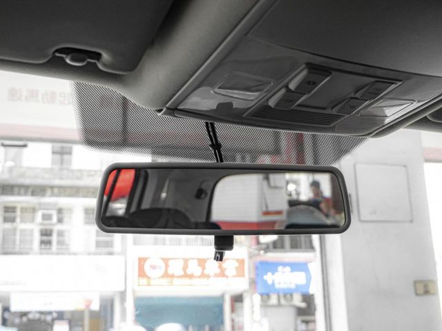 七人座！2016年型 VW福斯 TOURAN 銀 1.4／循跡防滑.藍牙.後座出風口.倒車雷達  第17張相片