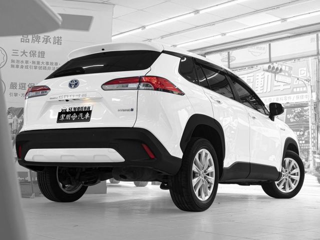 2023年 TOYOTA豐田 CROSS 白 1.8／I-KEY.倒車顯影.恆溫.藍芽  第2張相片