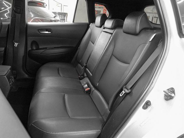 2023年 TOYOTA豐田 CROSS 白 1.8／I-KEY.倒車顯影.恆溫.藍芽  第9張相片