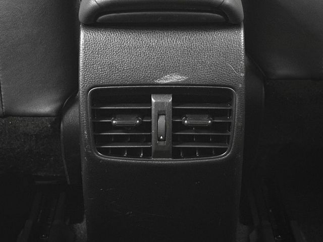 2023年 TOYOTA豐田 CROSS 白 1.8／I-KEY.倒車顯影.恆溫.藍芽  第19張相片