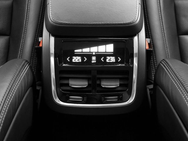 T6 AWD！2017年型 Volvo富豪 XC90 白 2.0／全景天窗.ACC.盲點.車偏.環景.電尾  第18張相片