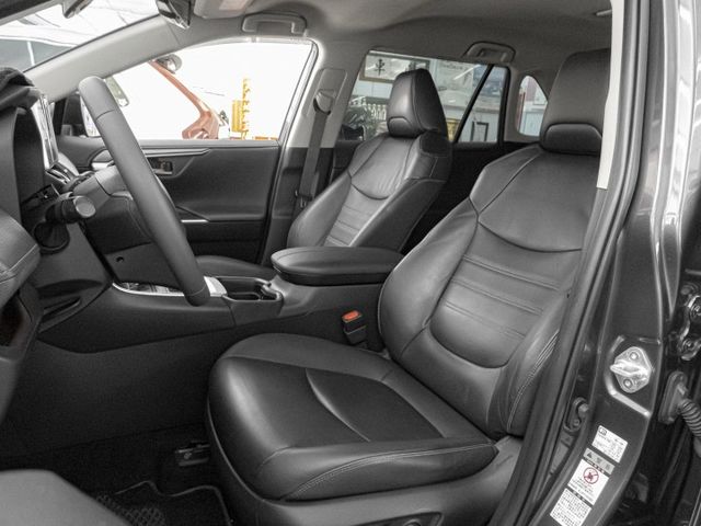 2019年 TOYOTA豐田 RAV4 灰 2.0／I-KEY.ACC.盲點.車偏.環景.電尾  第8張相片