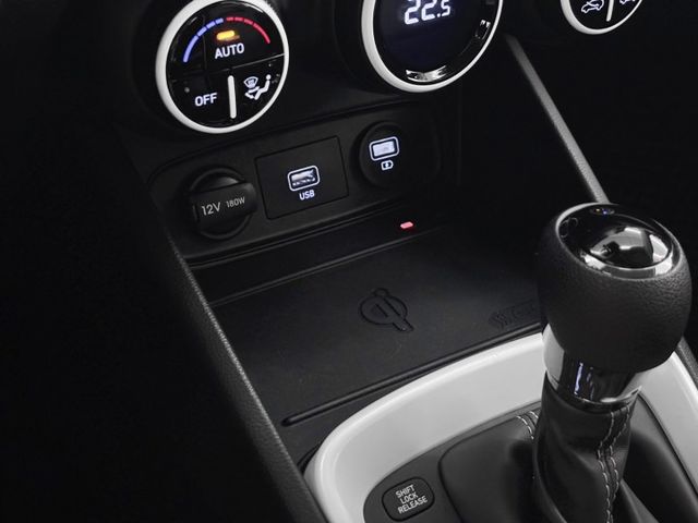 2022年 HYUNDAI現代 VENUE 藍 1.6／定速.車偏.倒車顯影.CarPlay  第19張相片