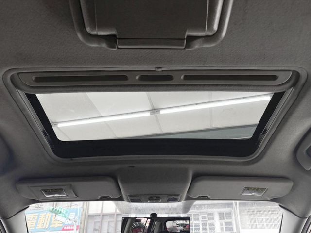 七人座！2011年 MAZDA馬自達 MAZDA5 黑 2.0／天窗.電動椅.倒車雷達.後座出風口  第11張相片