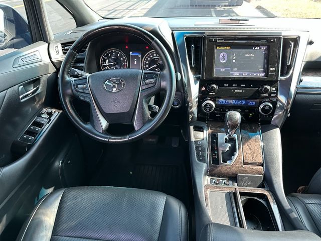 TOYOTA豐田 ALPHARD  第3張相片