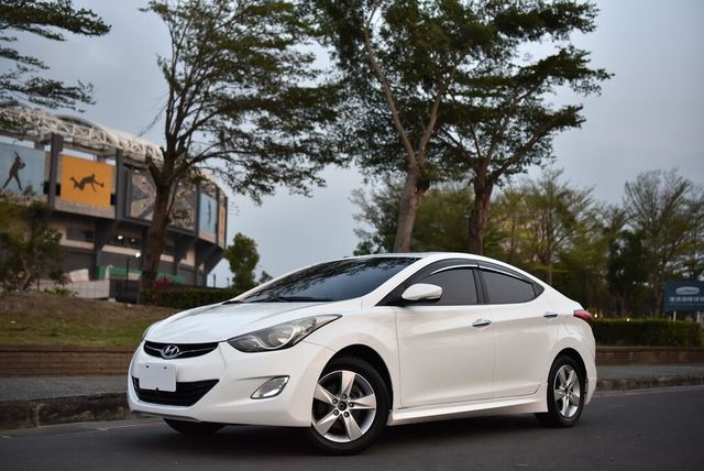 HYUNDAI現代 ELANTRA  第1張相片