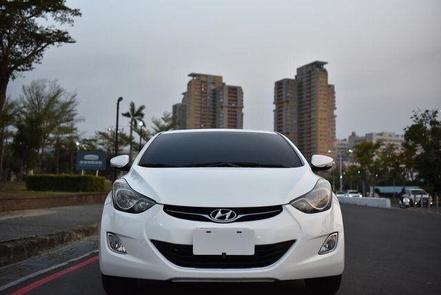 HYUNDAI現代 ELANTRA  第3張相片