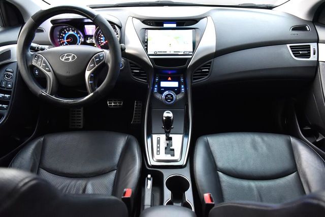 HYUNDAI現代 ELANTRA  第15張相片