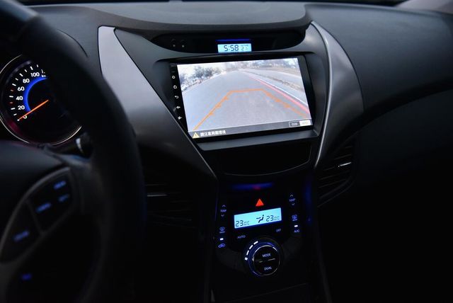 HYUNDAI現代 ELANTRA  第17張相片