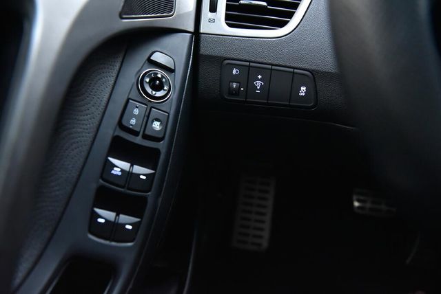 HYUNDAI現代 ELANTRA  第19張相片