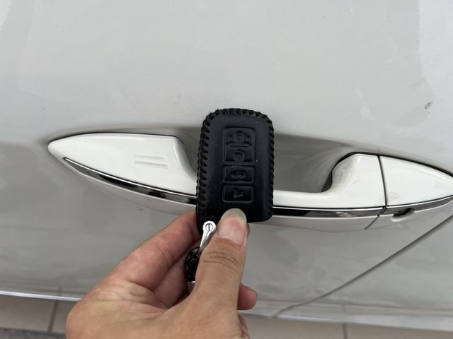 TOYOTA豐田 ALTIS  第2張相片