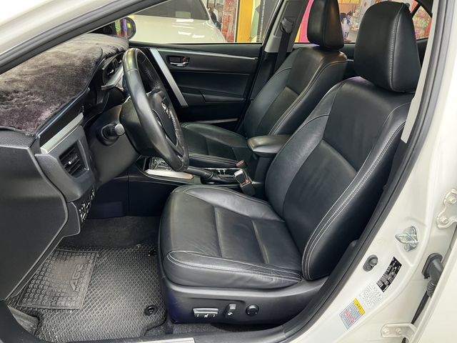 TOYOTA豐田 ALTIS  第3張相片