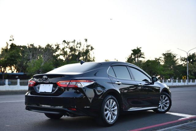TOYOTA豐田 CAMRY  第2張相片