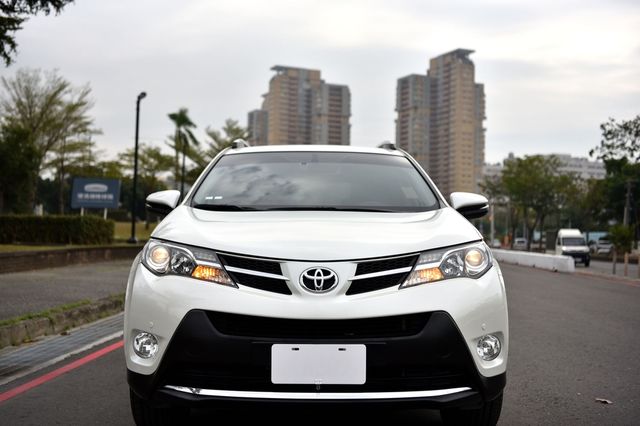 TOYOTA豐田 RAV4  第2張相片