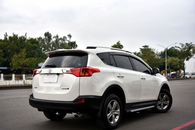 TOYOTA豐田 RAV4  第3張相片