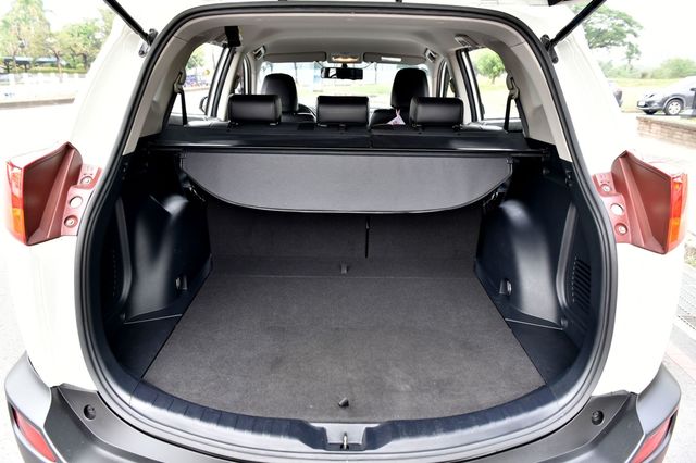 TOYOTA豐田 RAV4  第9張相片