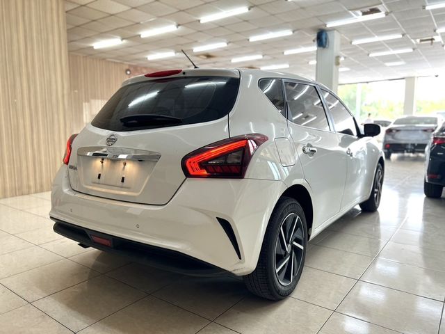 NISSAN日產 TIIDA  第2張相片