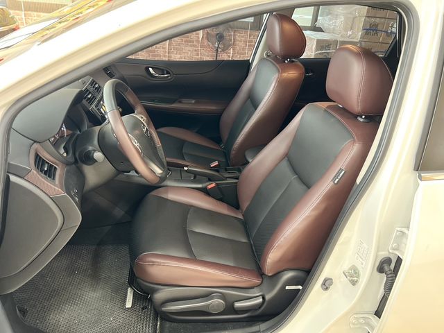 NISSAN日產 TIIDA  第4張相片