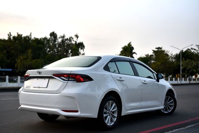 TOYOTA豐田 ALTIS  第3張相片