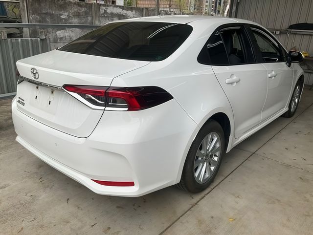 TOYOTA豐田 ALTIS  第2張相片