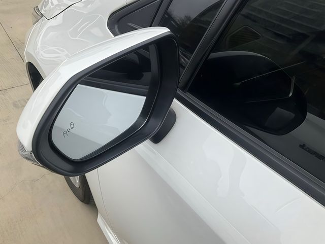 TOYOTA豐田 ALTIS  第3張相片