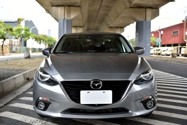 MAZDA馬自達 MAZDA 3  第2張相片
