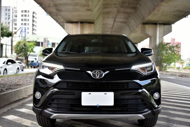 TOYOTA豐田 RAV4  第2張相片
