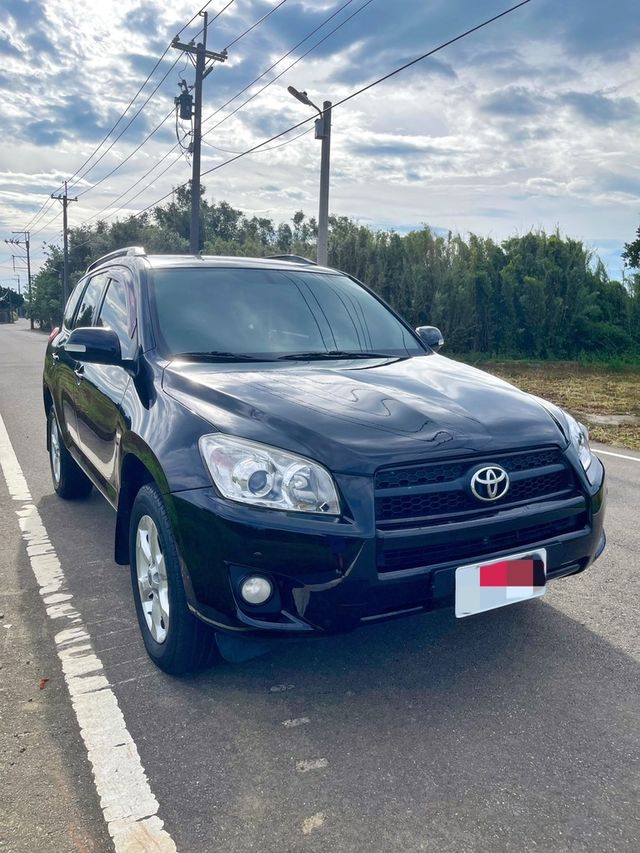 TOYOTA豐田 RAV4  第3張相片